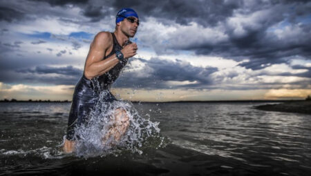Garmin Forerunner 920XT boasts triathlon training and smartwatch skills Garmin Forerunner 920XT boasts triathlon training and smartwatch skills