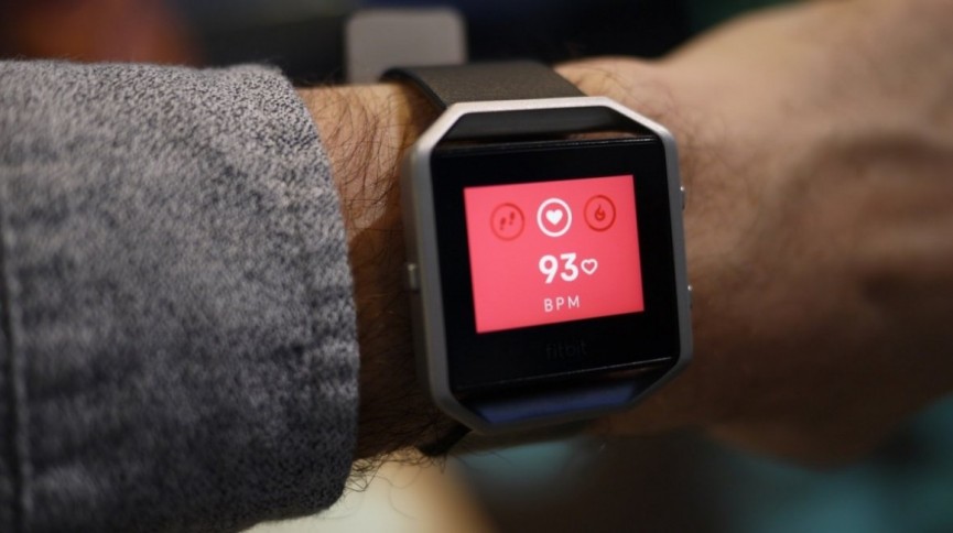 Fitbit heart rate tech 'puts consumers at risk' according to lawsuit scientist