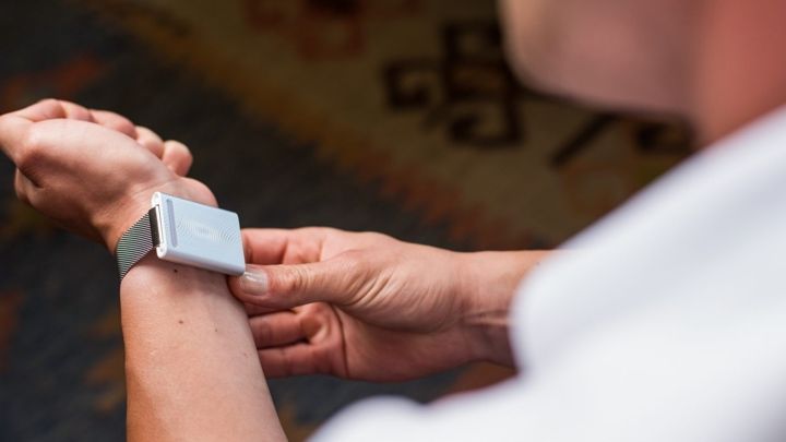 Embr Wave wants to tweak your body temperature from the wrist