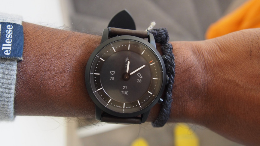 fossil hybrid smartwatch vibration einstellen Fossil Hybrid Smartwatch Gen 6 Wellness Edition für Herren Edelstahl  Silikonband dunkelblau, FTW7085: Amazon.de: Fashion main image 0