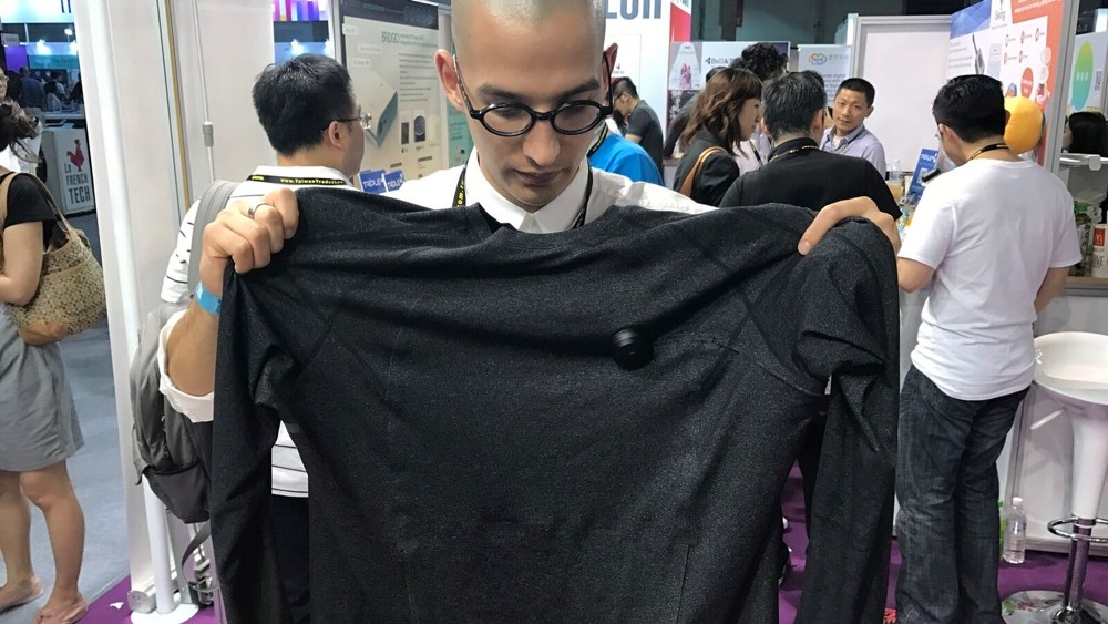 Machina is merging smart clothing and VR with its Out of Body Experience collection
