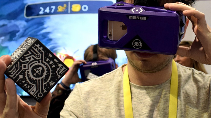 Merge VR's Holo Cube let me play Minecraft in the palm of my hand