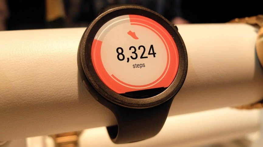 Moto 360 v Apple Watch: The big beasts of the smartwatch war go head-to-head