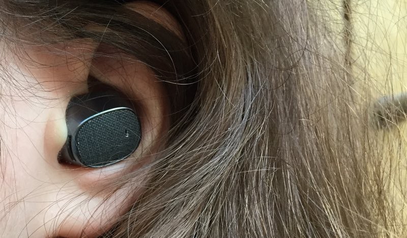 moto-hint-review-in-ear-sophie-1418991089-Z9Gc-column-width-inline