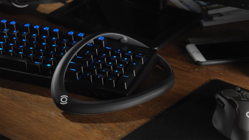 OmniWear’s gaming necklace turns you into Spider-Man with a machine gun