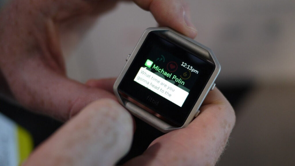 Fitbit Blaze vs Garmin Vivoactive HR: Sport watches go head-to-head
