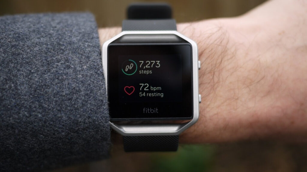 Fitbit Blaze vs Garmin Vivoactive HR: Sport watches go head-to-head