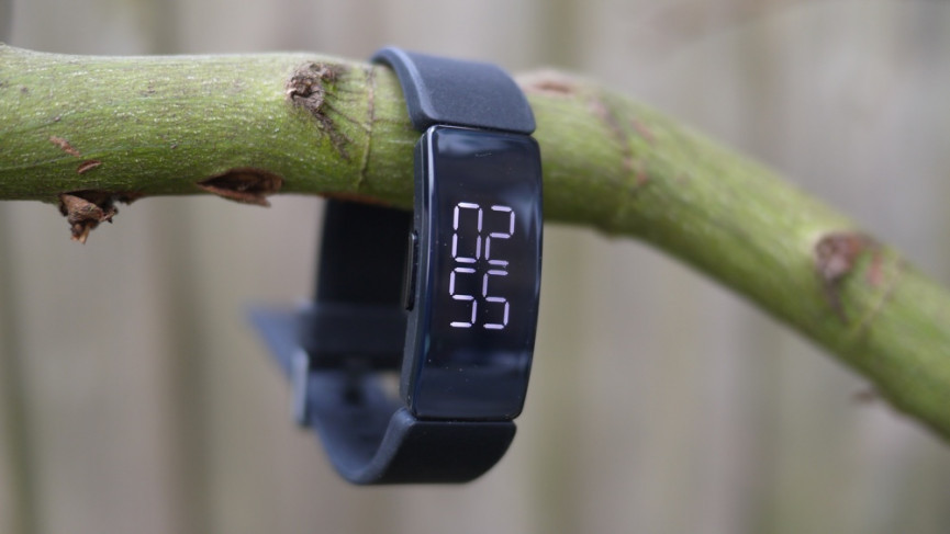 Fitbit Charge 4 vs Inspire HR: Reading this guide could save you money