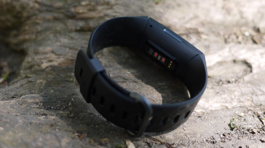Fitbit Charge 4 review: Top fitness tracker with one problem