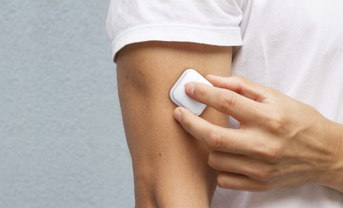 Sixty's smart band knows you're not drinking enough water