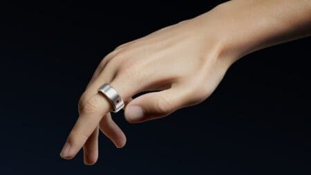 Aivela Ring Pro delivers AI coaching and gesture control—without a subscription aivela-smart-ring-hand