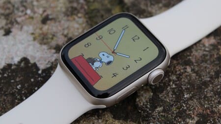Still available: Why the Apple Watch SE 3 is the best deal in smartwatches apple-watch-se-3-snoopy-watch-face-off-wrist