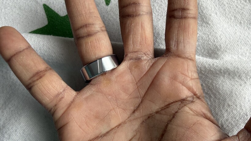 leep ring 1 on finger