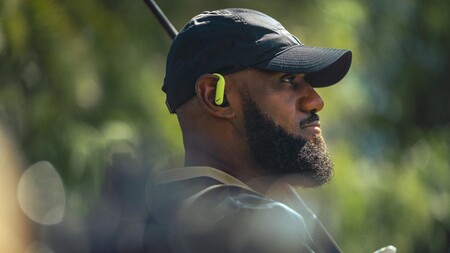 Beats and Nike team up for Powerbeats Pro 2 Special Edition lebron-nike-beats-powerbeats-pro-2